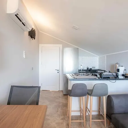 Arya Delux Apartamento